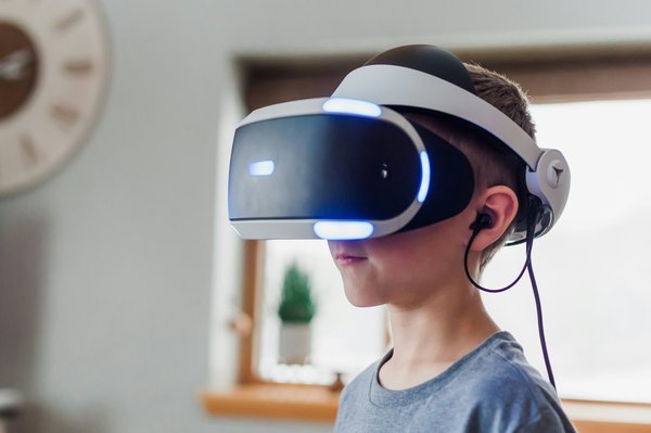 Quels sont les principes de base pour créer une exposition virtuelle immersive ?